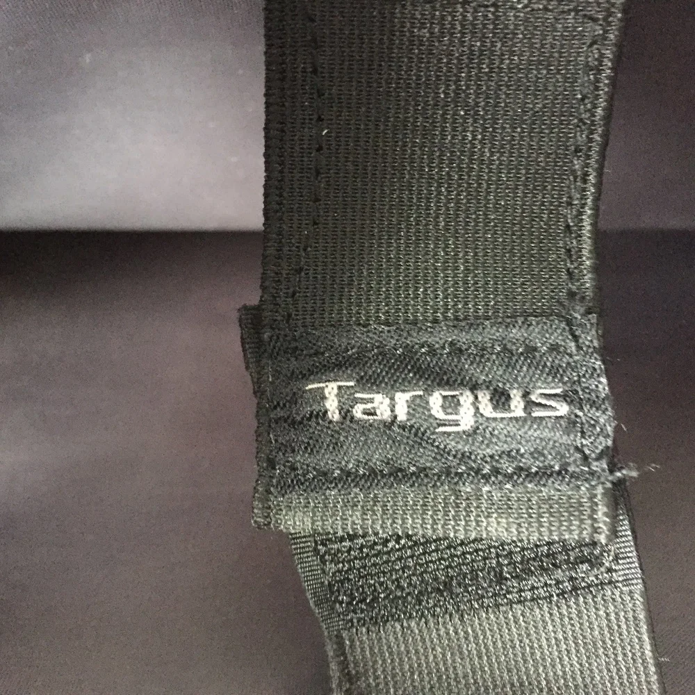 Targus NWOT black laptop Briefcase messenger lightweight - Grad first Job travel